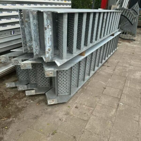 Rechte trappen 280cm gegalvaniseerd