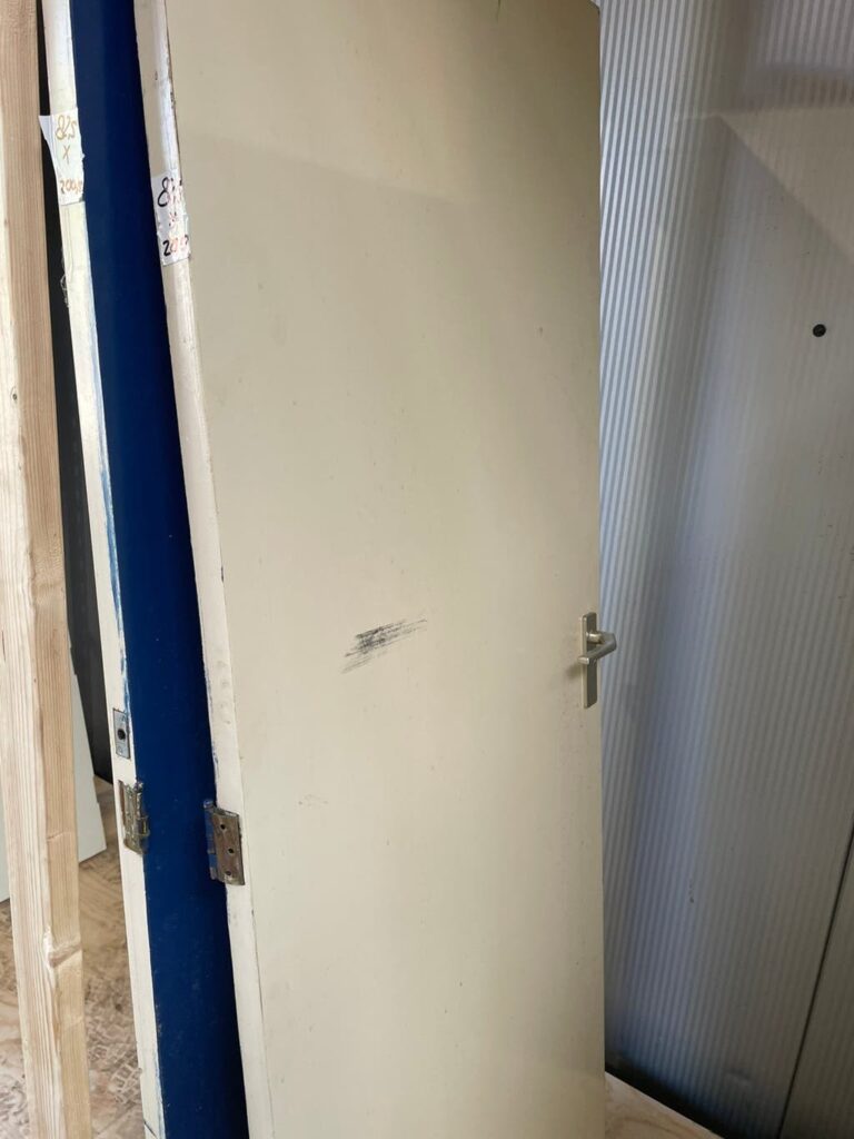 2 massieve binnendeuren